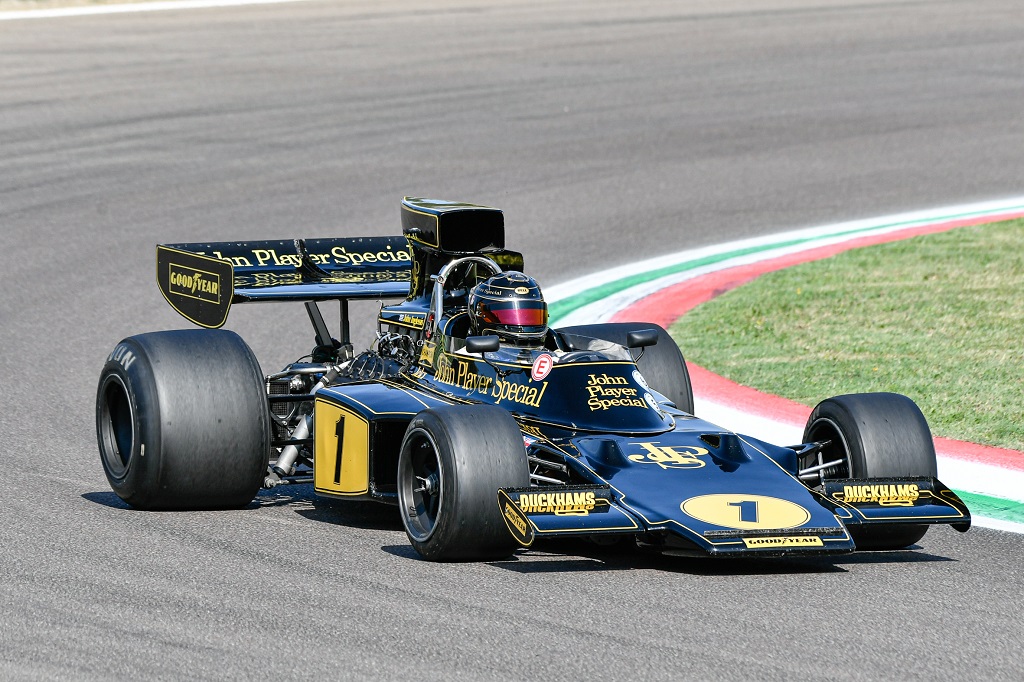 Lotus 72 E5 del 1974 in pista all'Historic Minardi Day