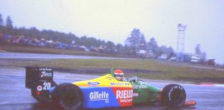 Emanuele Pirro con la Benetton-Ford sotto la pioggia al Gran Premio del Belgio 1989