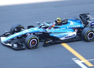 Singapore: la FIA sbaglia, Sainz fa esplodere il caso Carlos Sainz con la Williams nelle libere del GP di Cina 2026