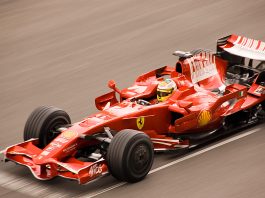 Collaudatori F1, Larini: «Oggi non possono fare niente» Luca Badoer al volante della Ferrari durante un test a Barcellona nel 2008