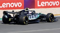 La Mercedes W17 di Kimi Antonelli in pista durante le prove libere del GP d'Australia 2026