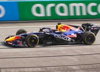 Singapore: prima sinfonia di Verstappen, match point a Kimi Max Verstappen con la Red Bull nelle libere del GP del Bahrain in Malesia 2026