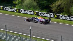 Max Verstappen in pista con la Red Bull RB22 a Spa-Francorchamps nel 2026